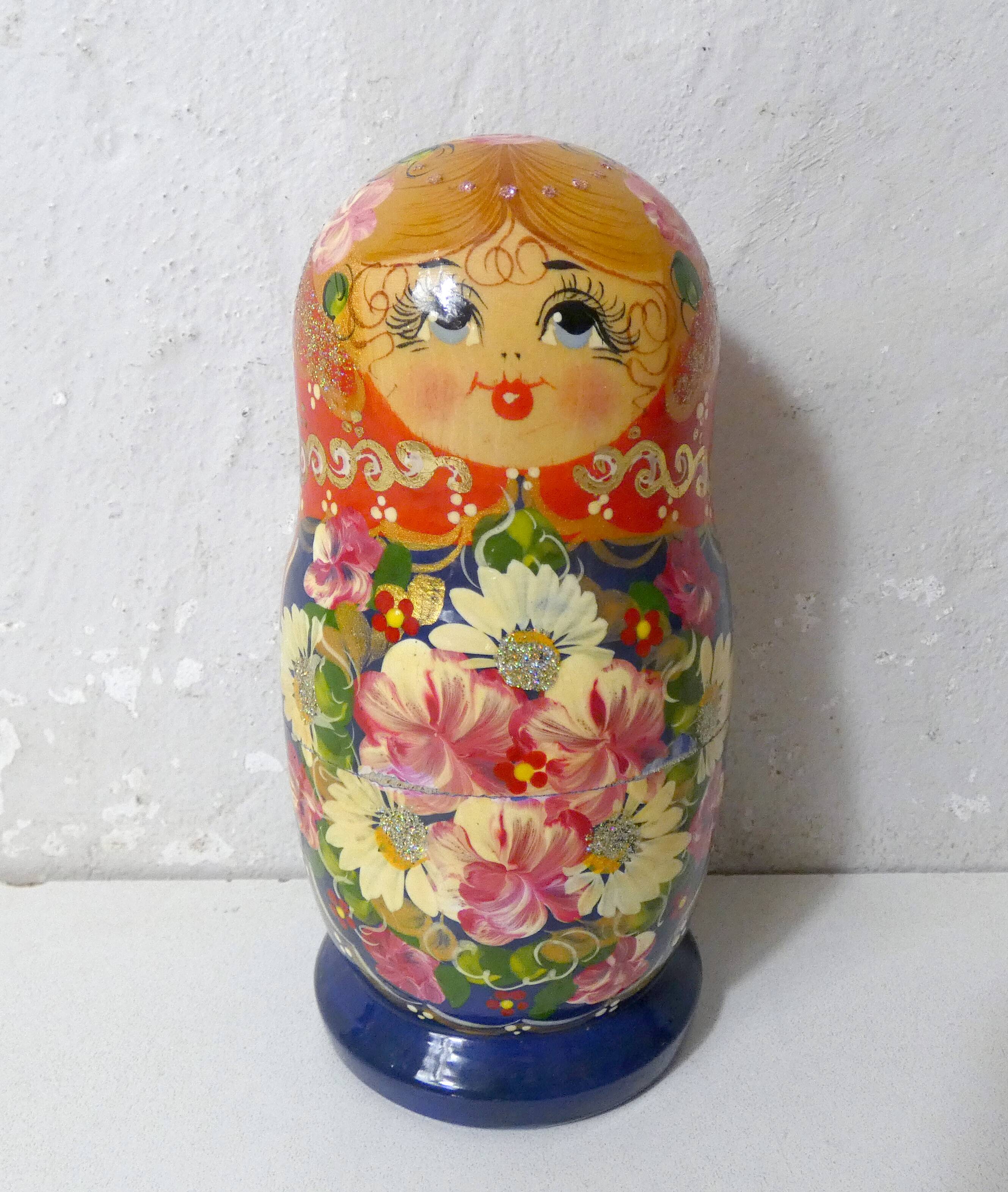 Vintage Russian Dolls Folk Art Matryoshka Complete