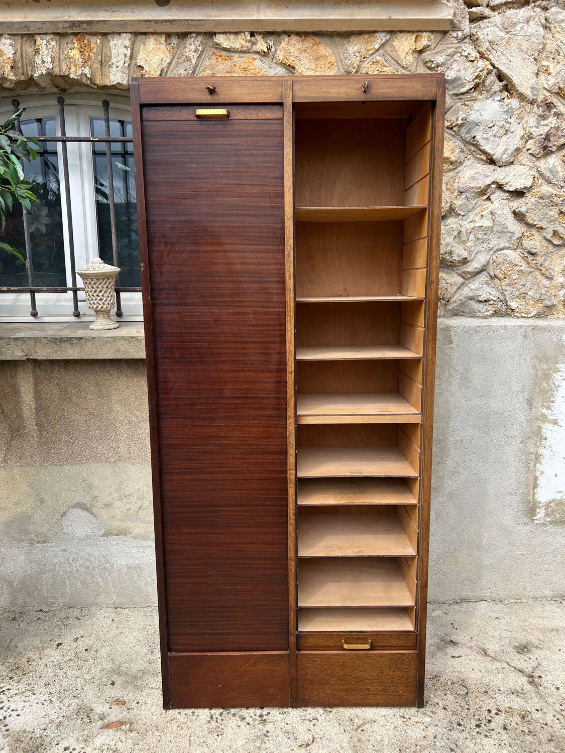 Filing cabinet with double curtains