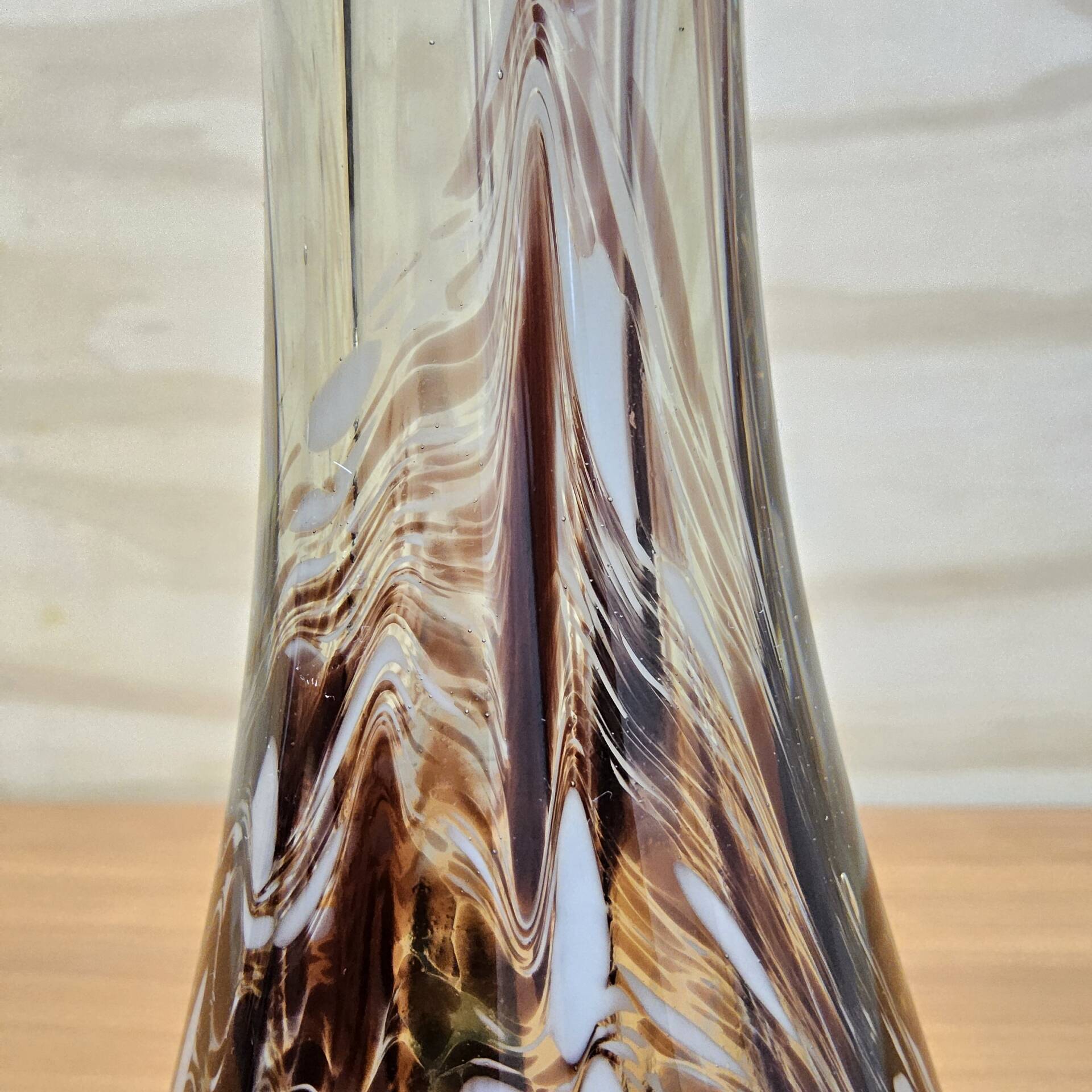 Vintage Murano glass vase, amber/white speckled finger vase