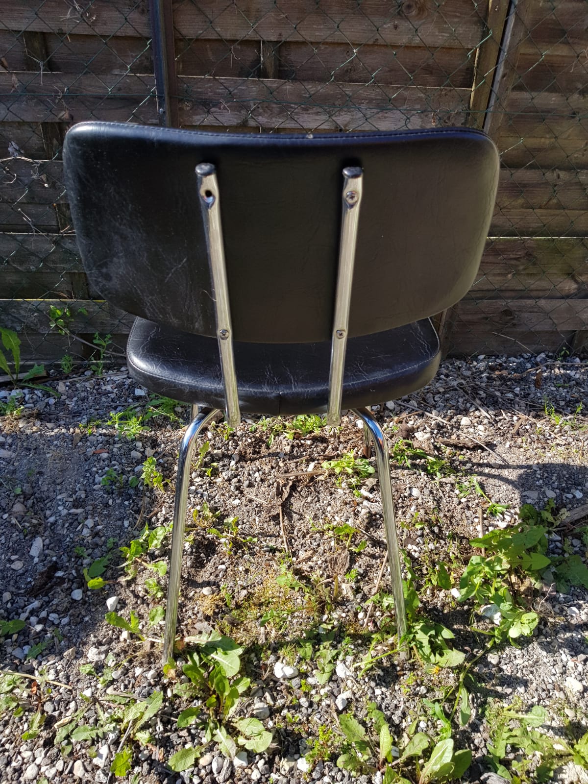 Chromé metal chair - seated - black skaï file vintage 70s