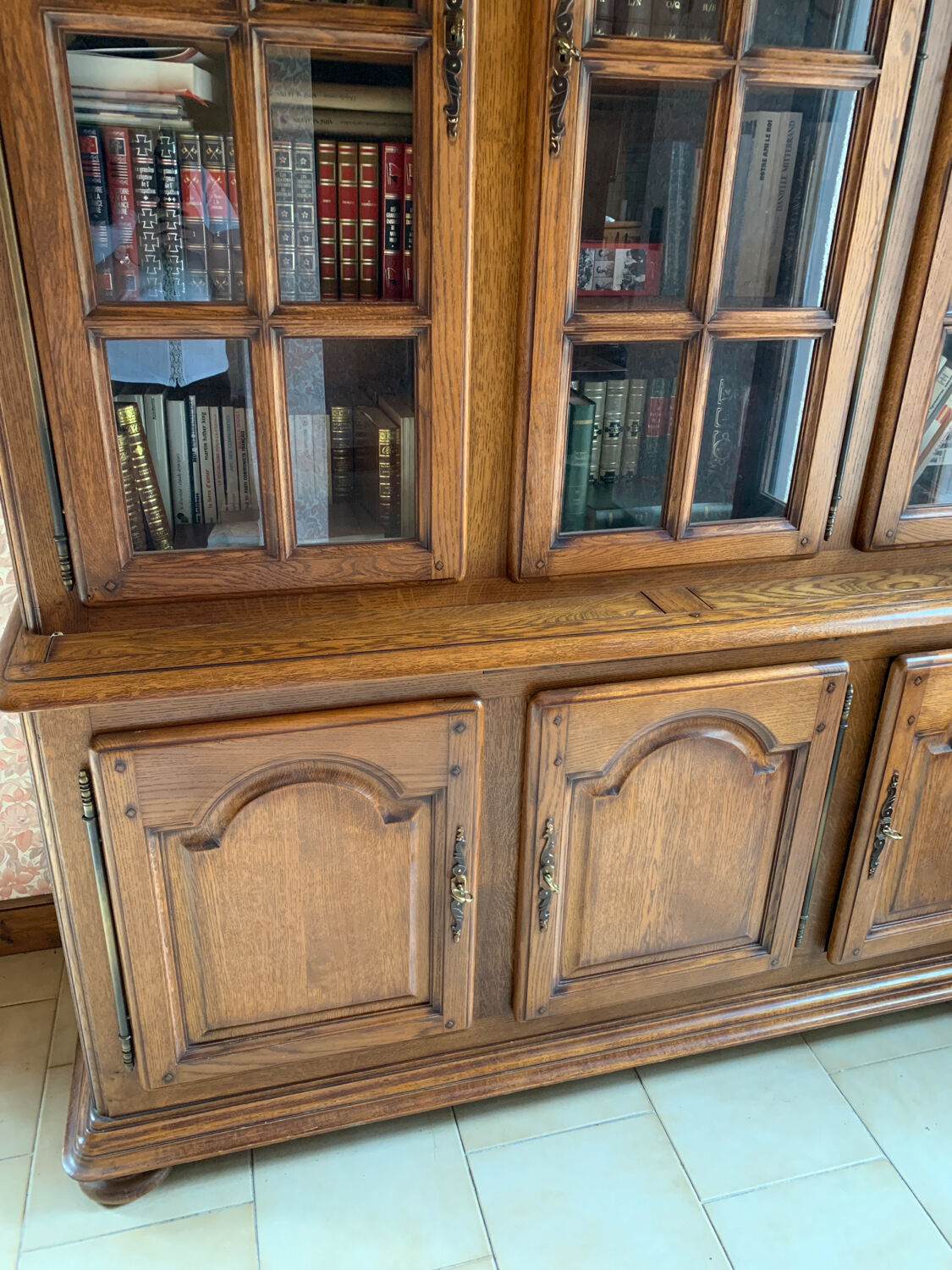 Bibliothèque en bois massif