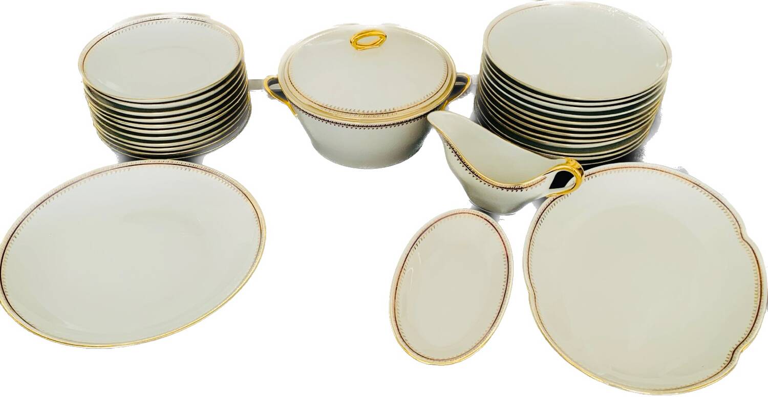 L. Lourioux porcelain dinner service from Foëcy (French craftsmanship), 29 pieces