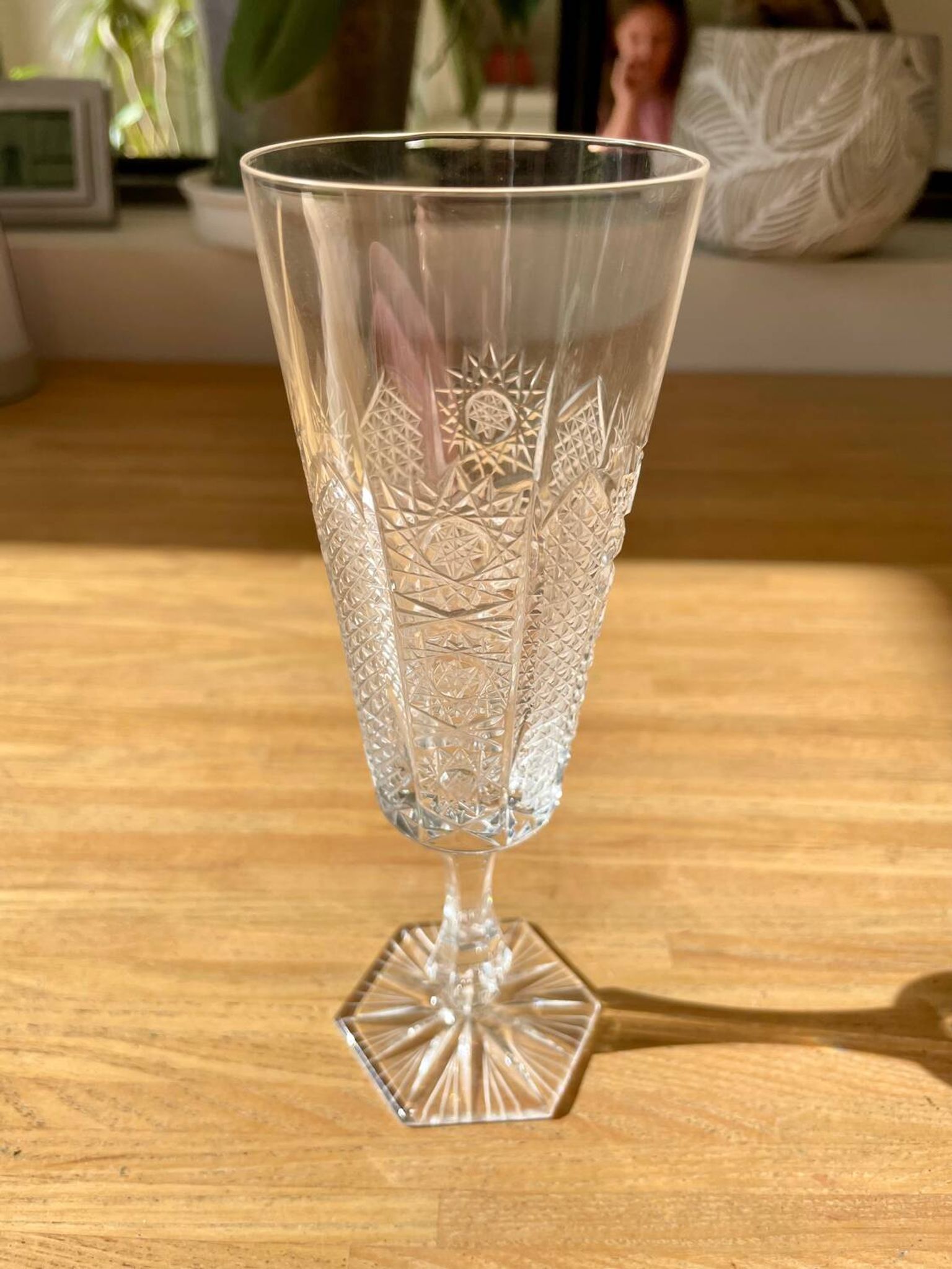 Set of 11 cut crystal champagne flutes – vintage – very good
