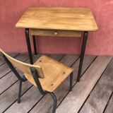 Vintage desk and chair for children between 3 and 5 years old