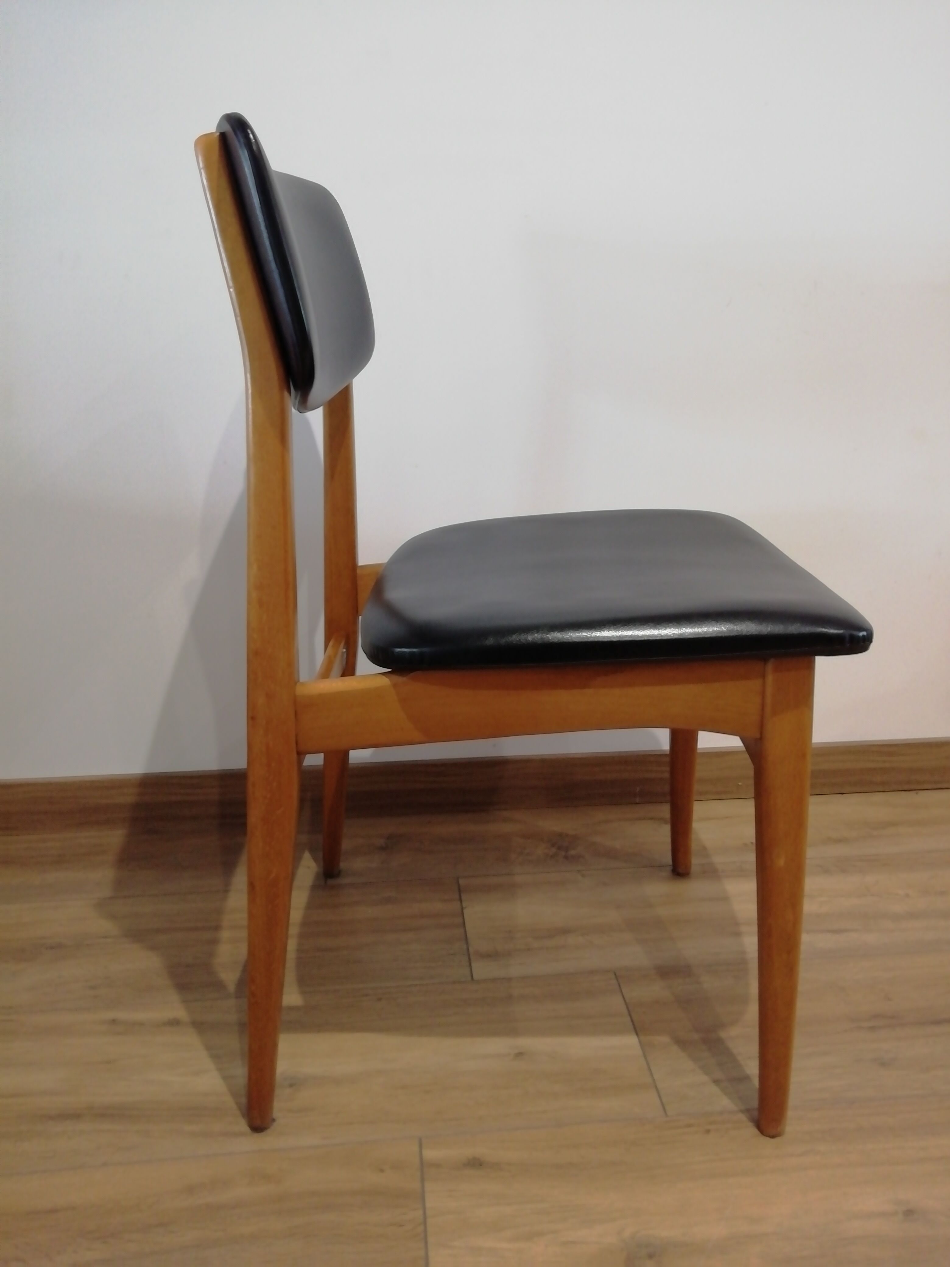 Lot of 4 scandinavian design vintage chairs