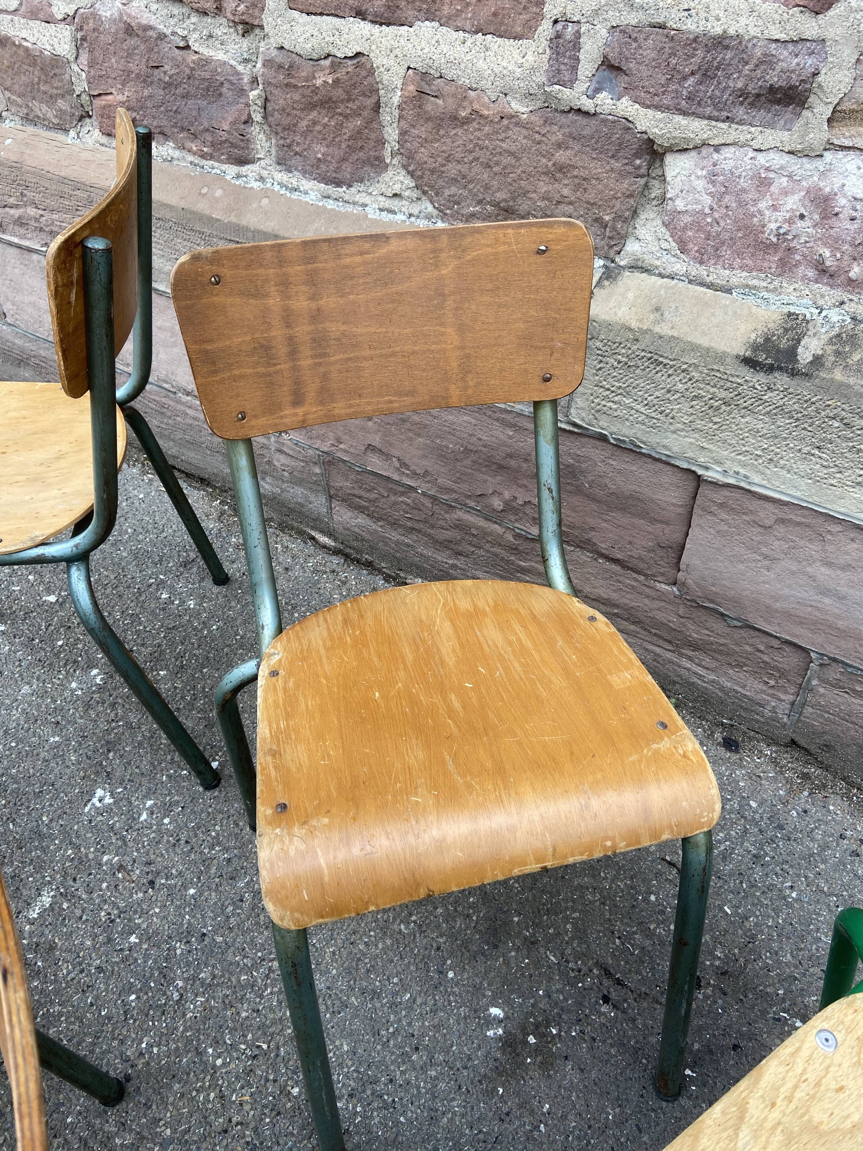 Lot of 14 mismatched vintage school chairs