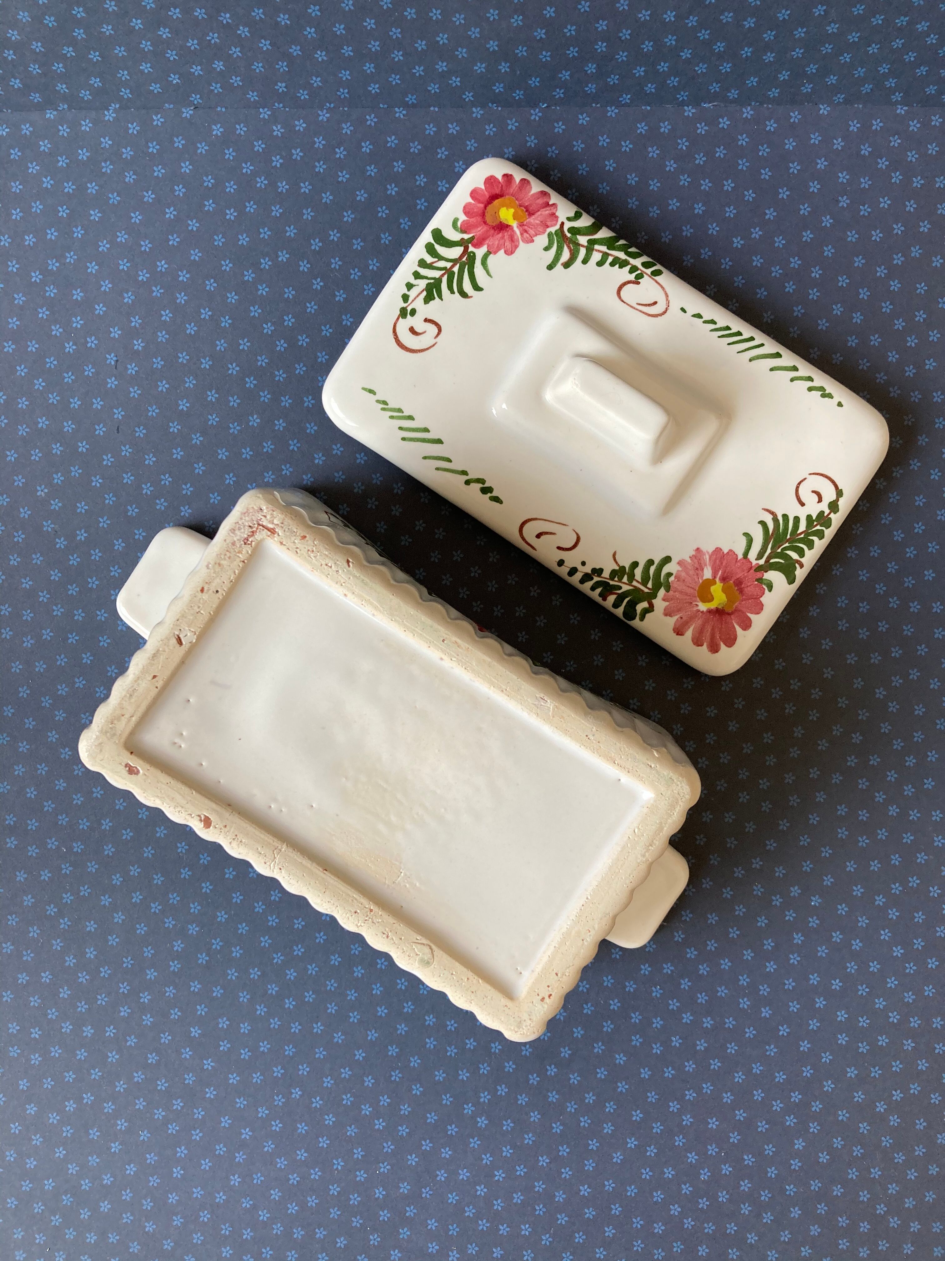 Flower porcelain butter