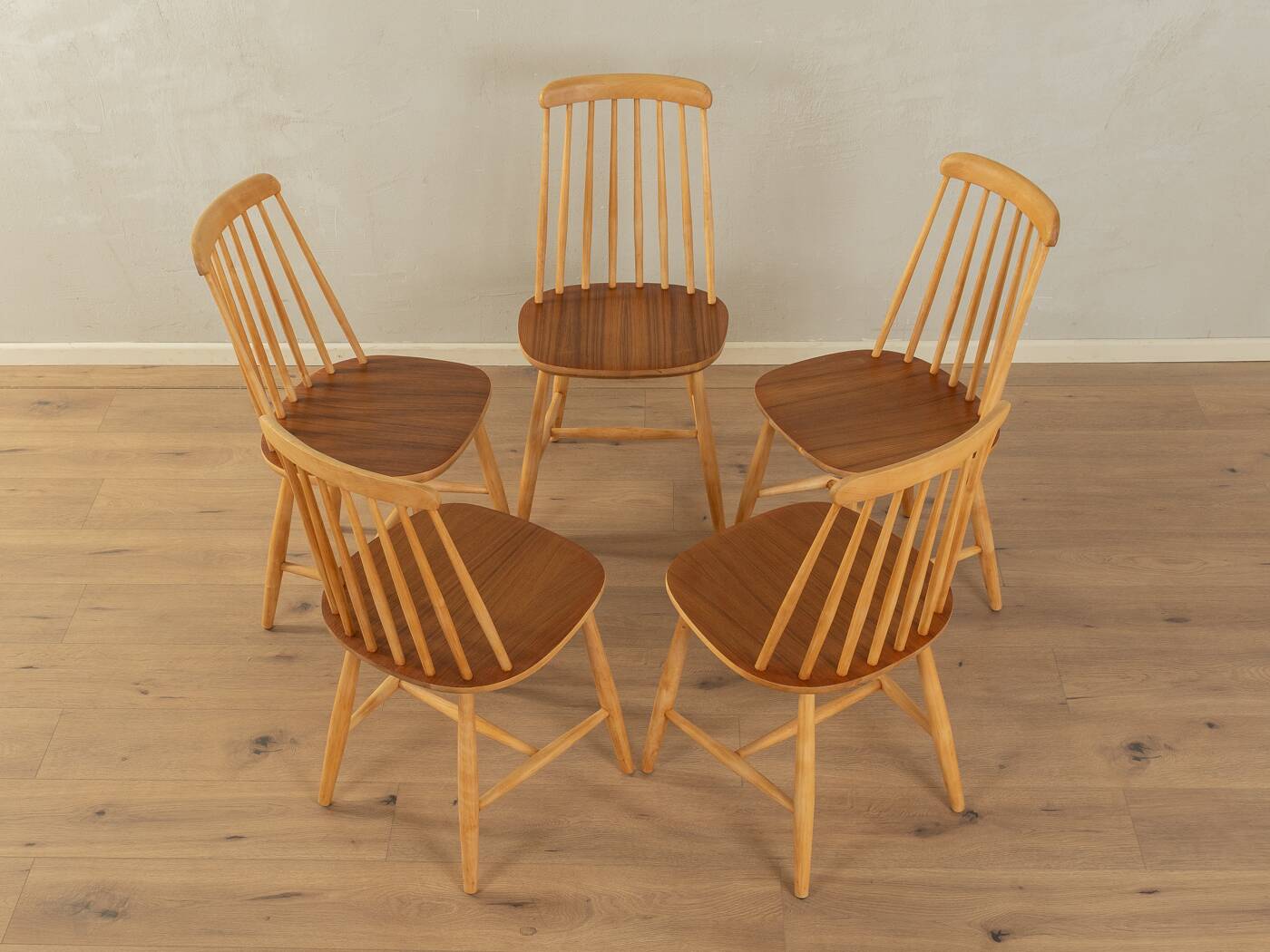 Chaises à broche dans le style d'Ilmari Tapiovaara, années 1960, ensemble de 5