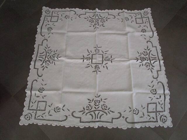 Antique embroidered tea cloth 125x125cm