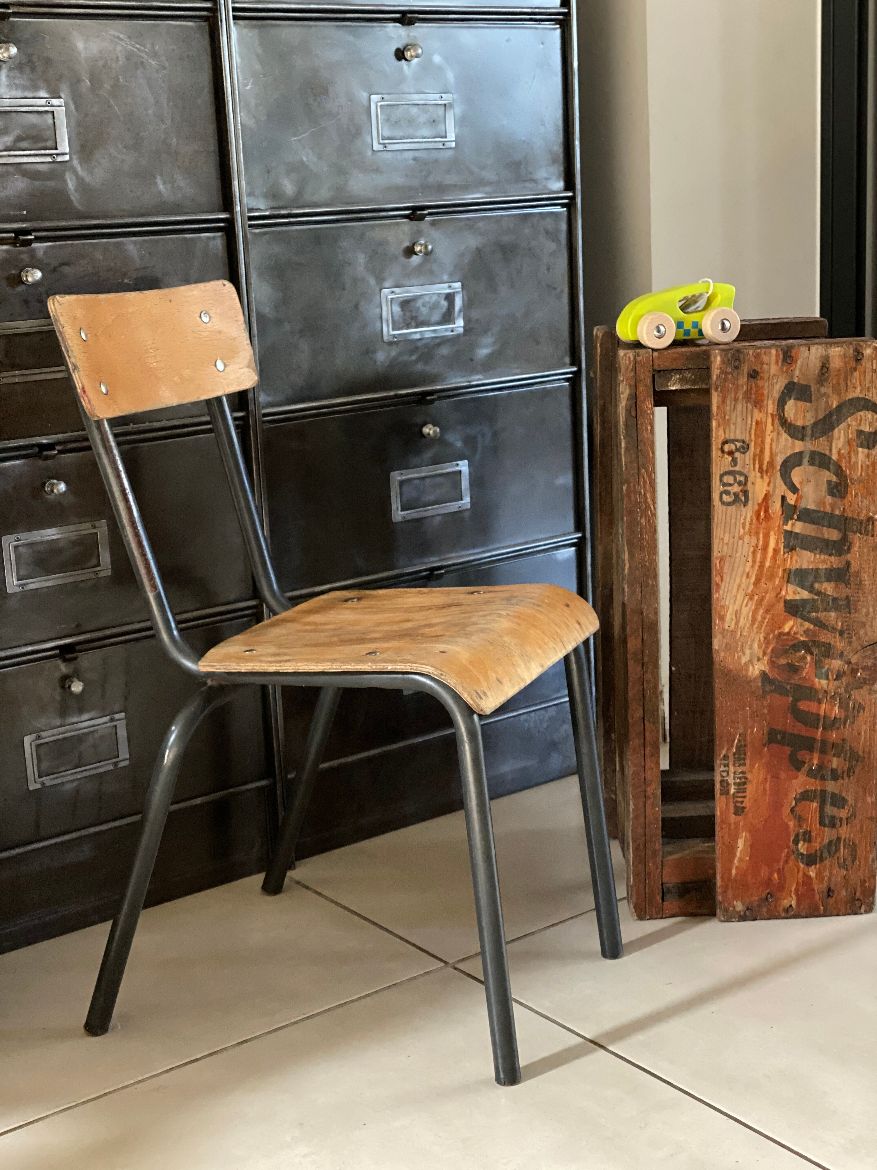 Ancienne chaise écolier enfant bois et métal