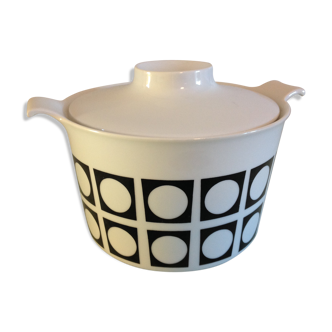 White ceramic tureen