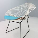 Diamond chair by Harry Bertoia in white & black metal and new blue seating
