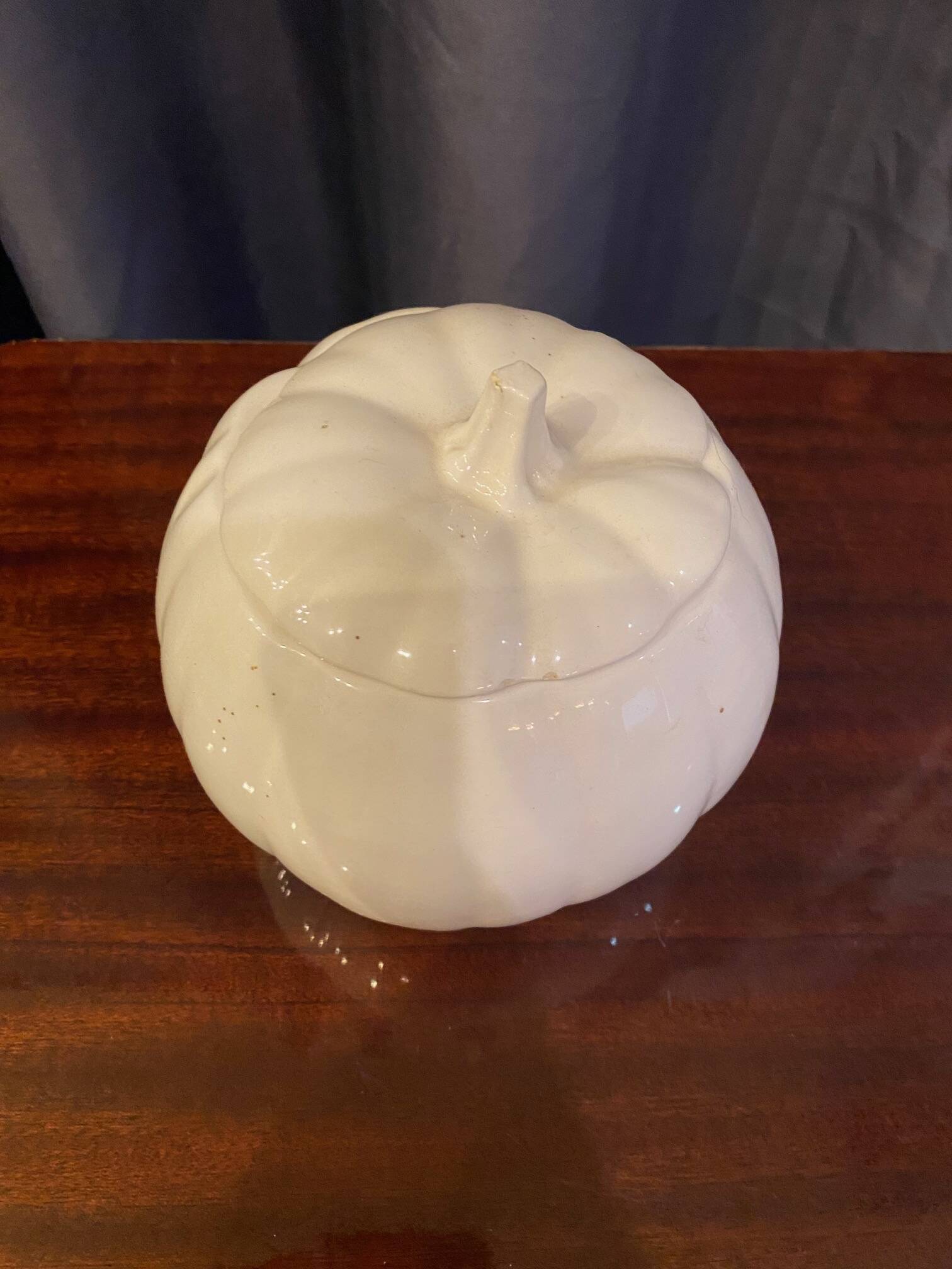 White earthenware pumpkin-shaped candy