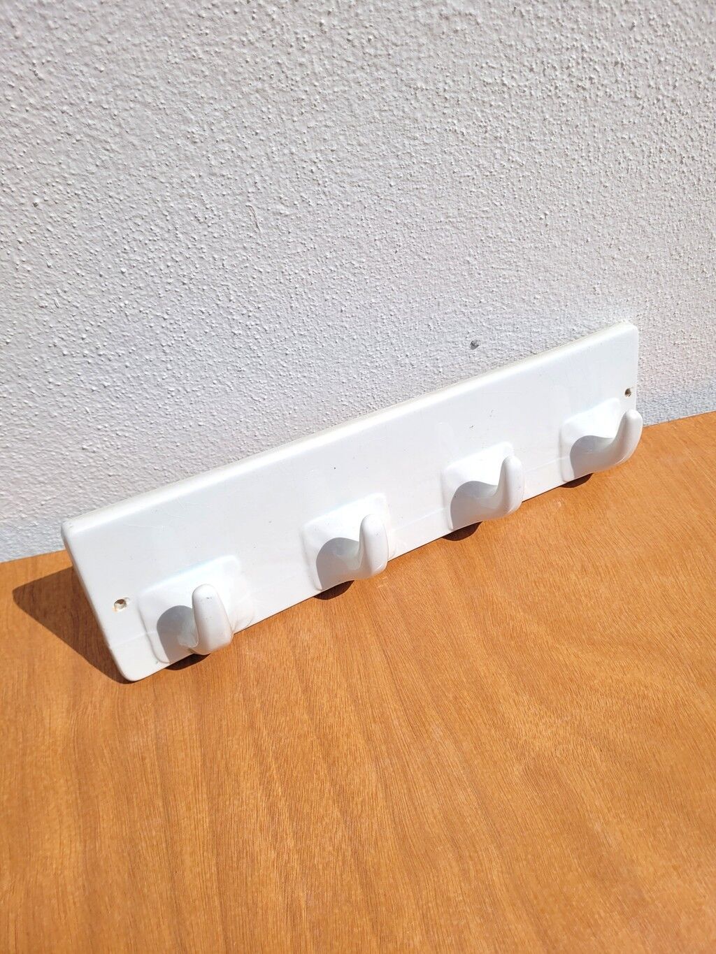 Antique wall hook in white ceramic 4p