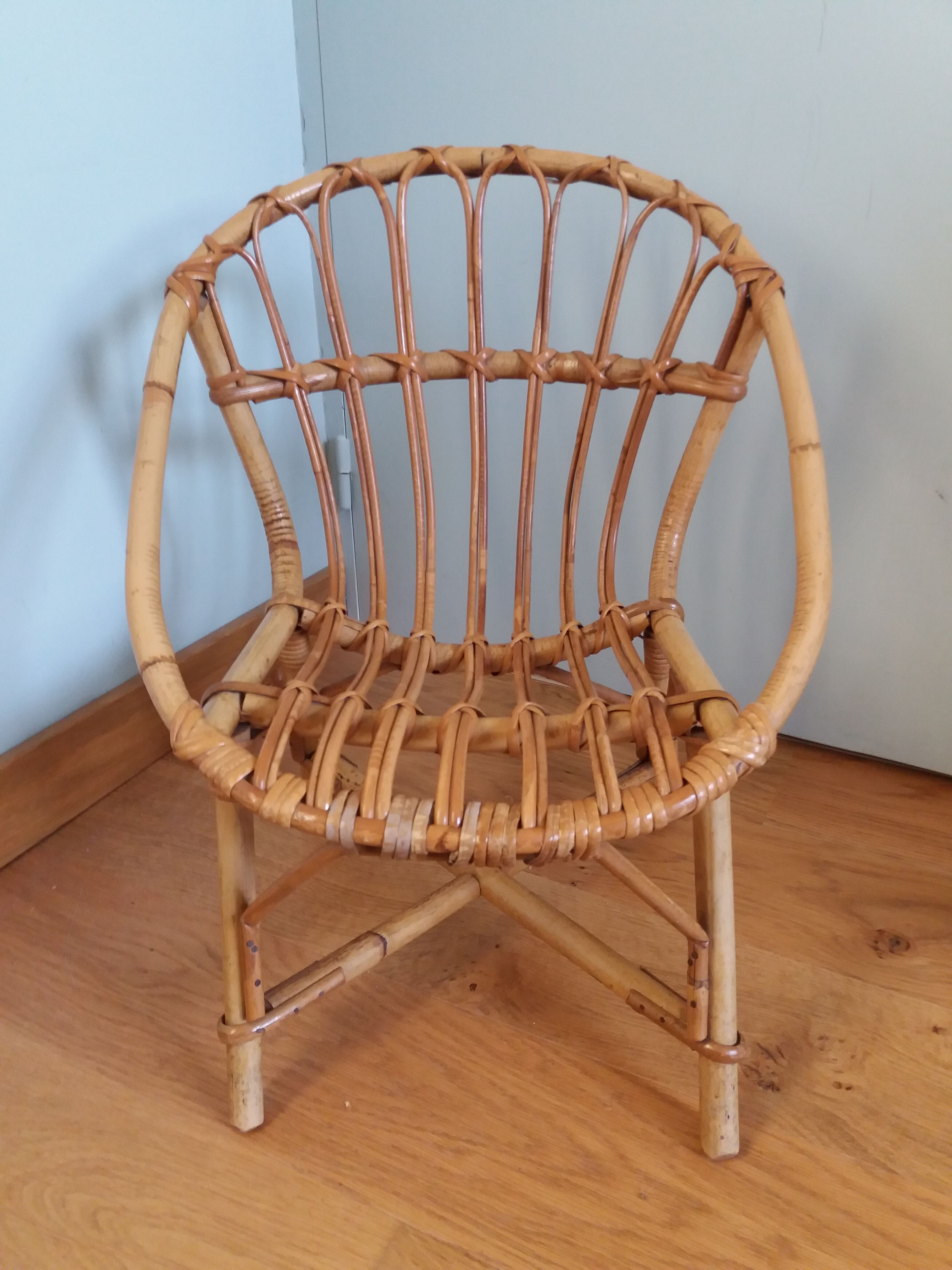 Children's armchair shell basket wicker rattan