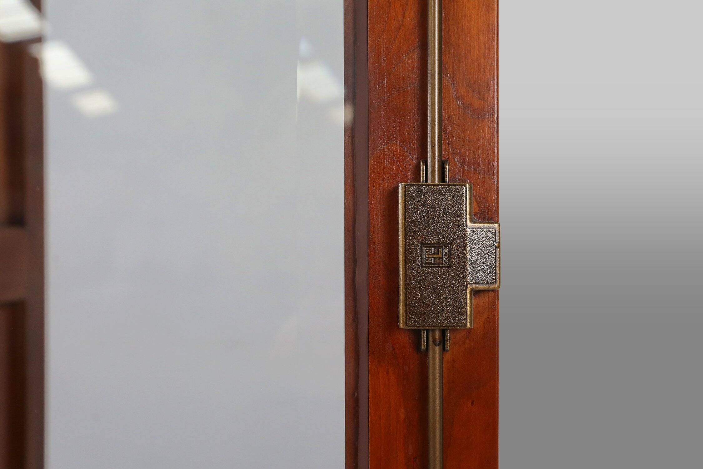 Bibliothèque en bois anglaise, années 1950