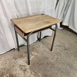 Bureau d'écolier 1960 avec casier