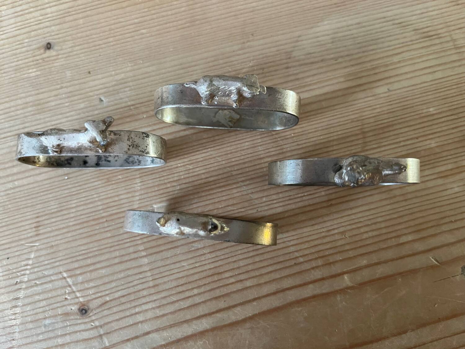 Animal motif napkin rings