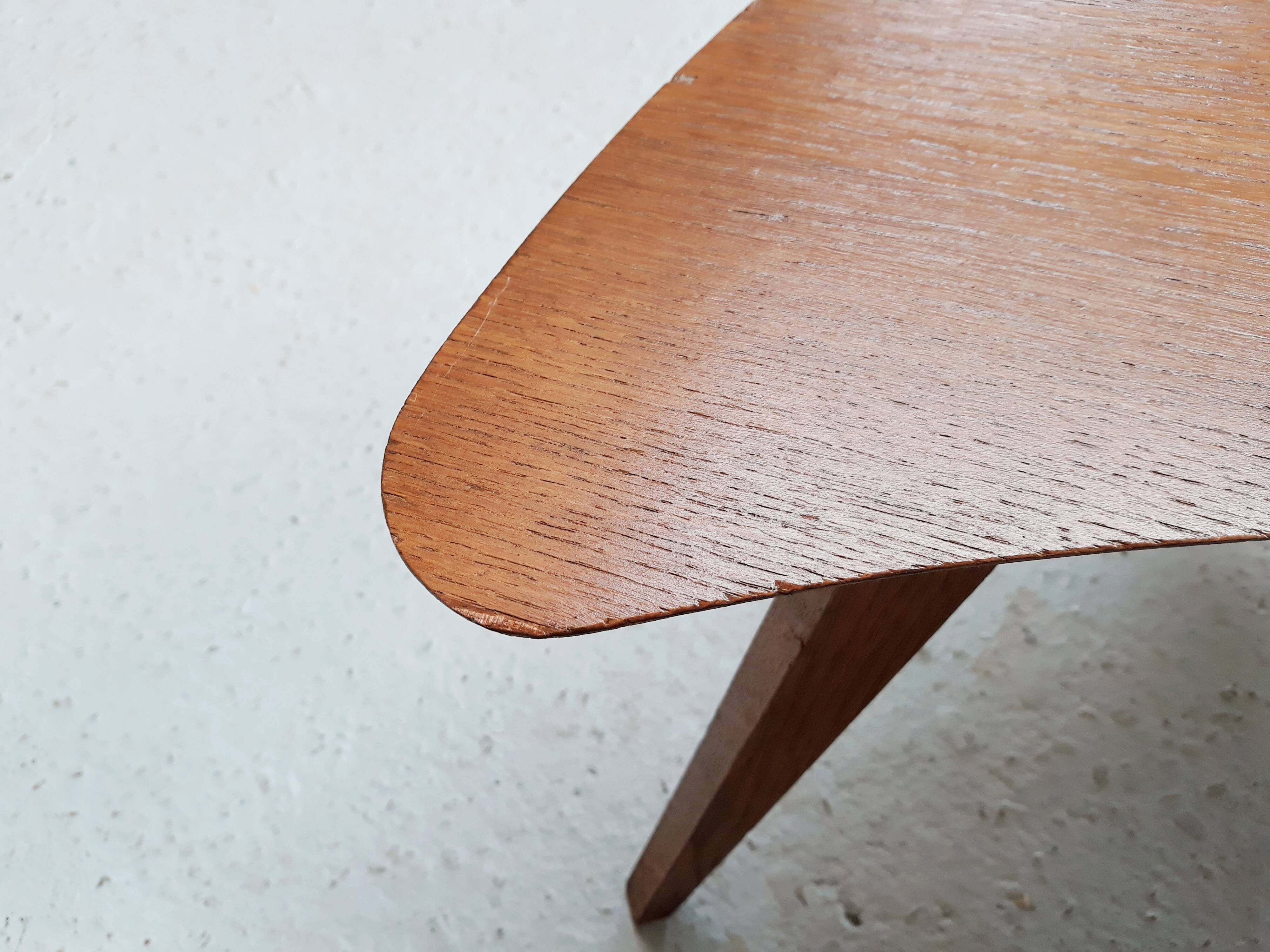 Table basse vintage haricot