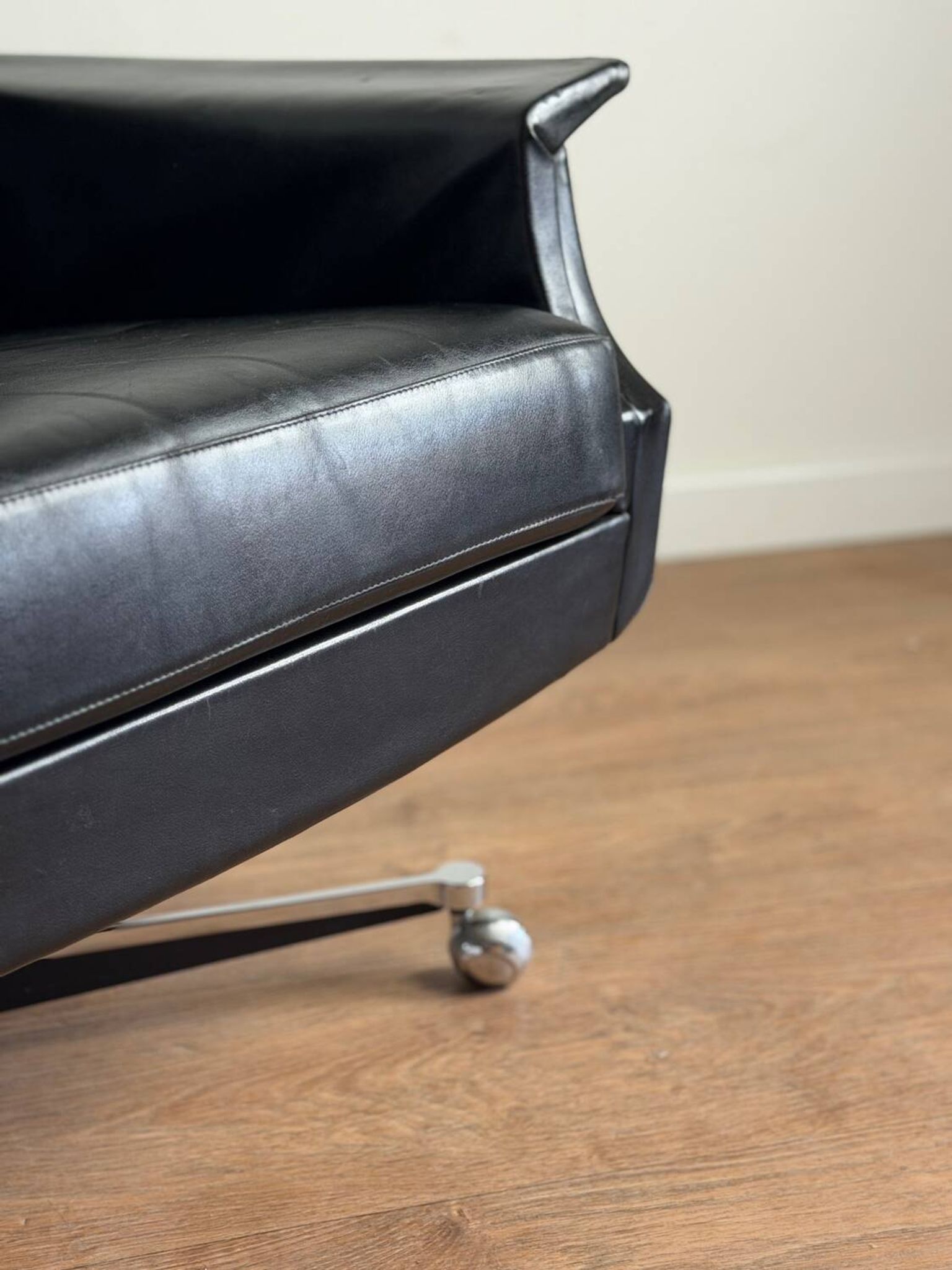 Vintage armchair published by Möbel Mann – elegant black