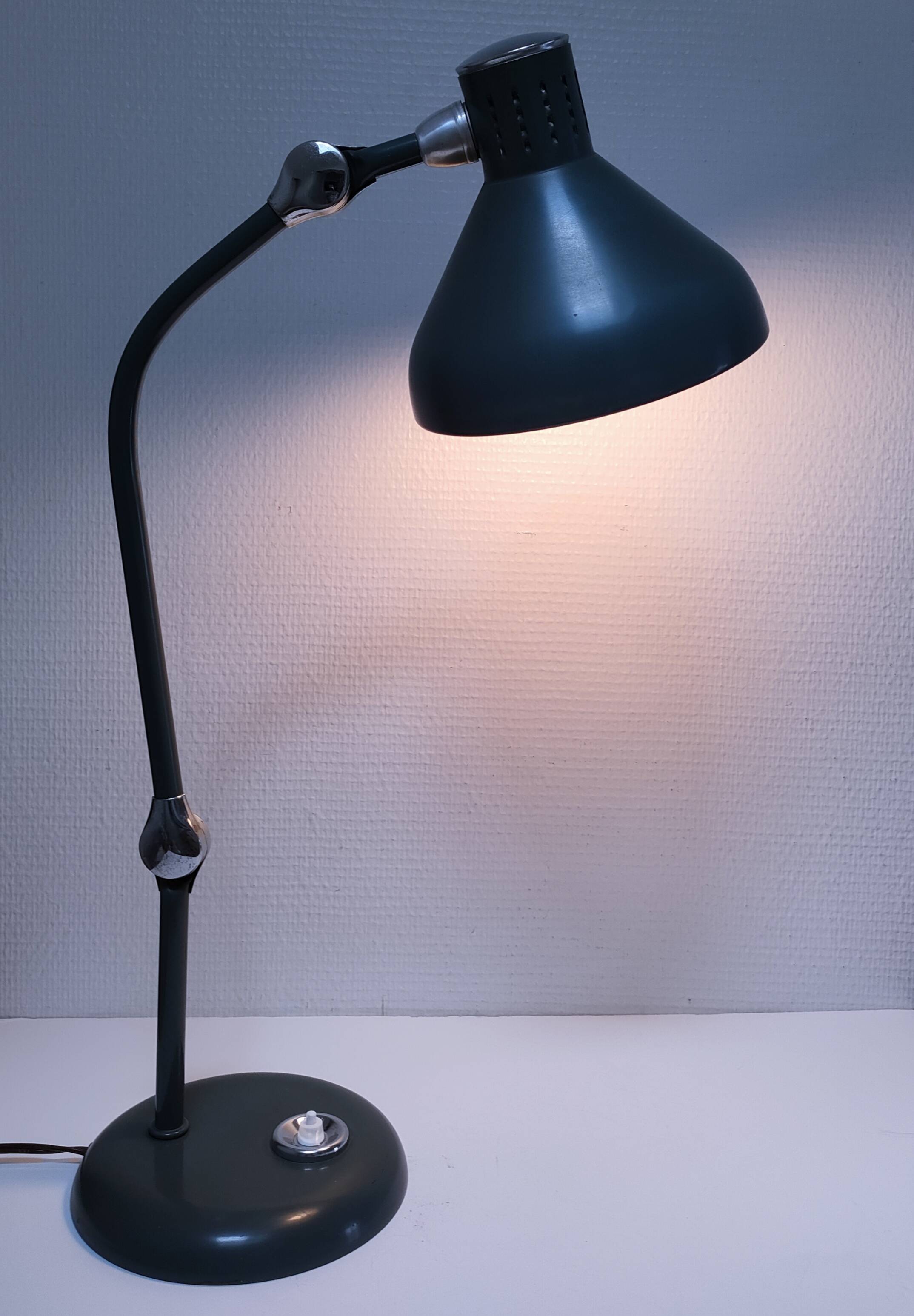 JUMO GS1 khaki lamp from the 50s design