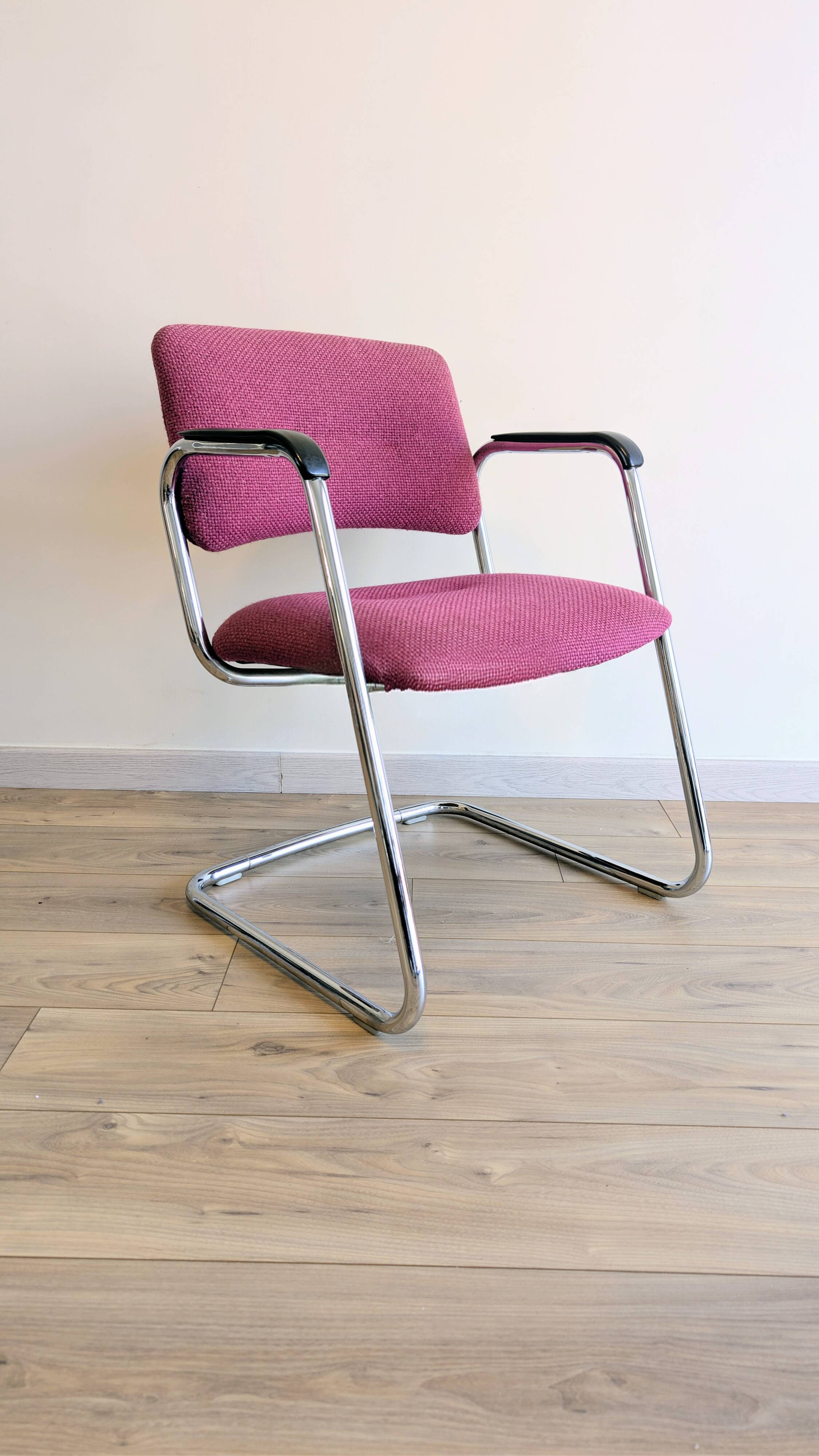 Strafor Steelcase 421 vintage armchair in plum fabric, 1989