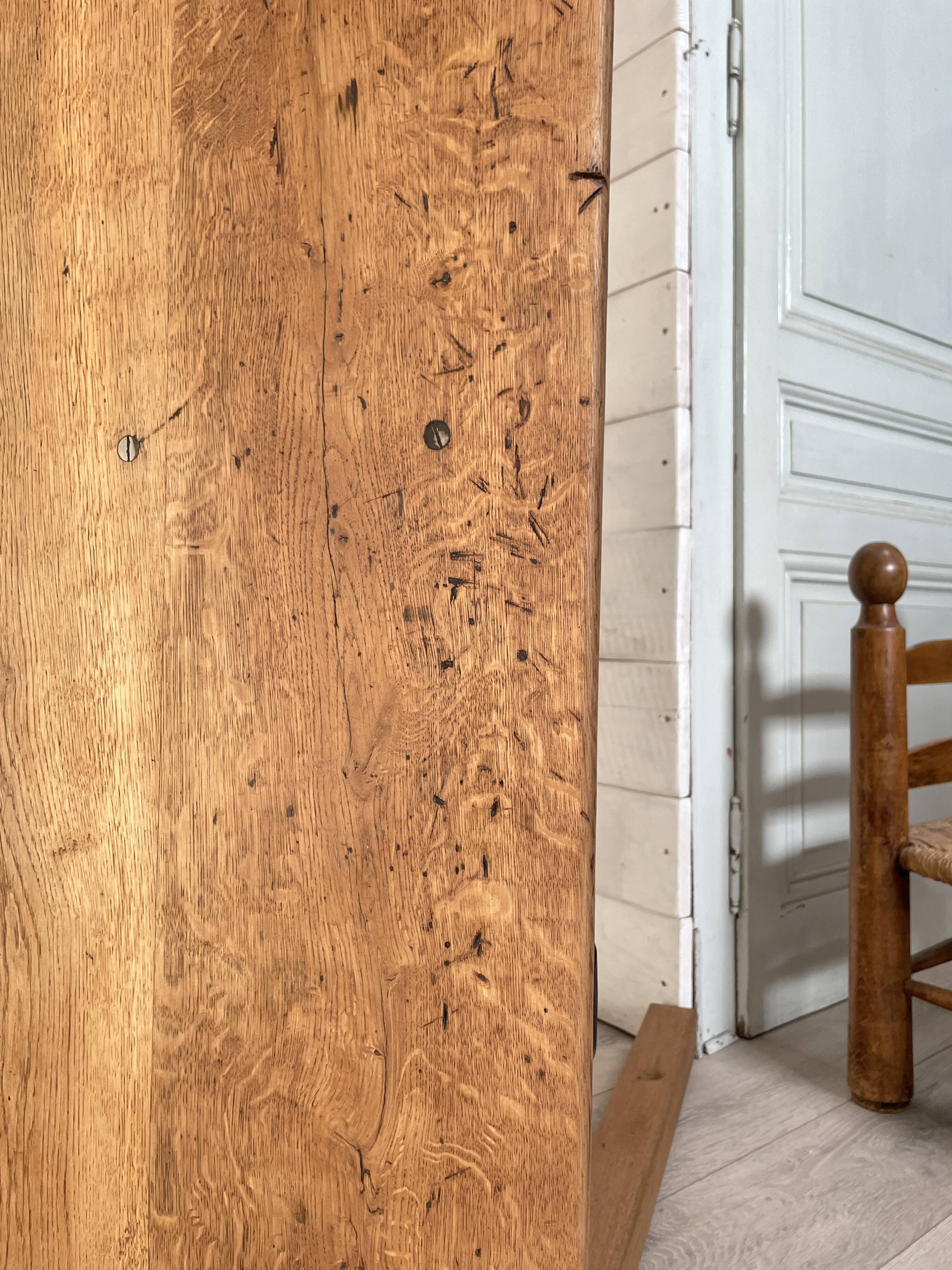 Console service in solid oak, circa 1900.