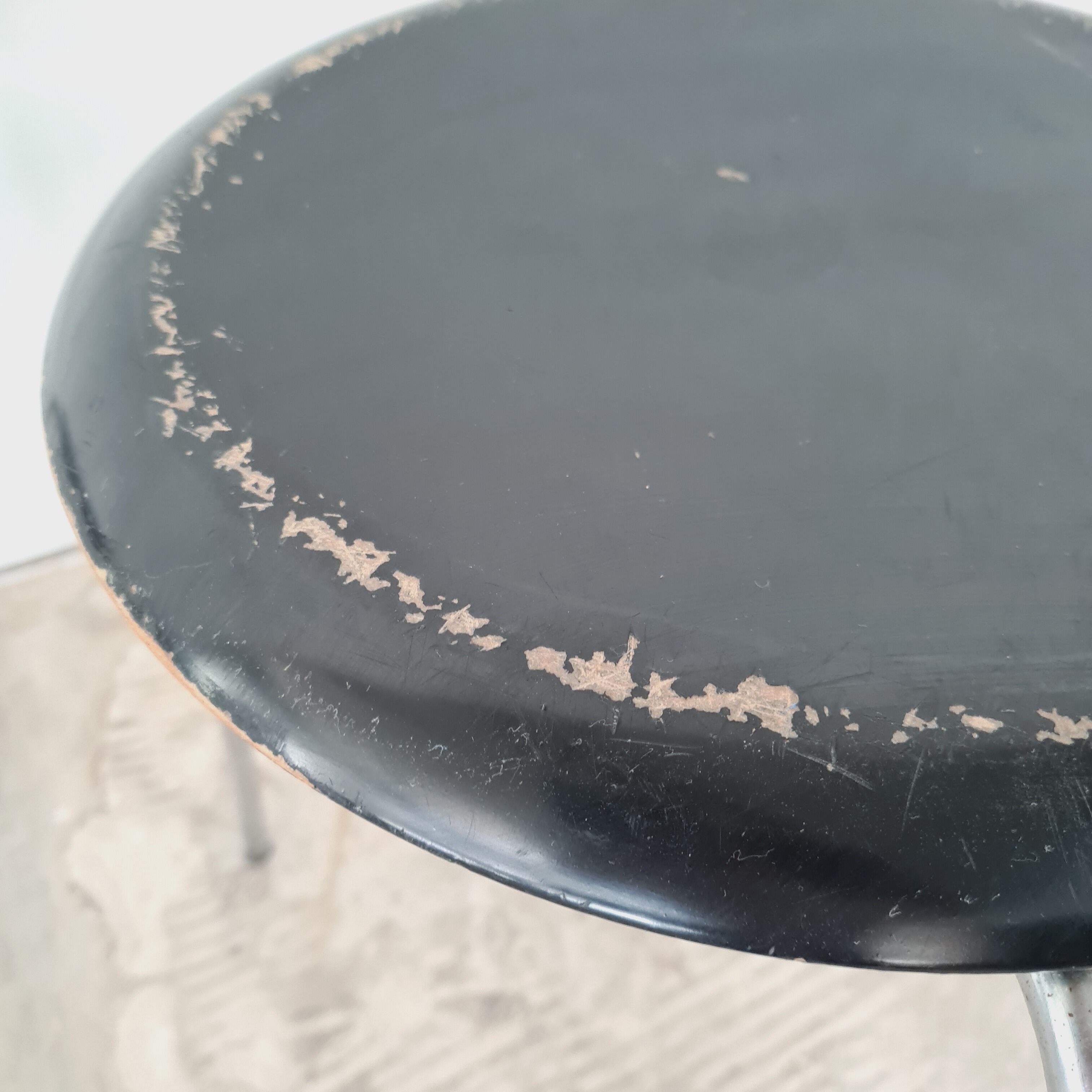 Set of two black "Dot" stools by Arne Jacobsen for Fritz Hansen