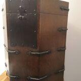 Coffre octogonal en bois et métal, Asie