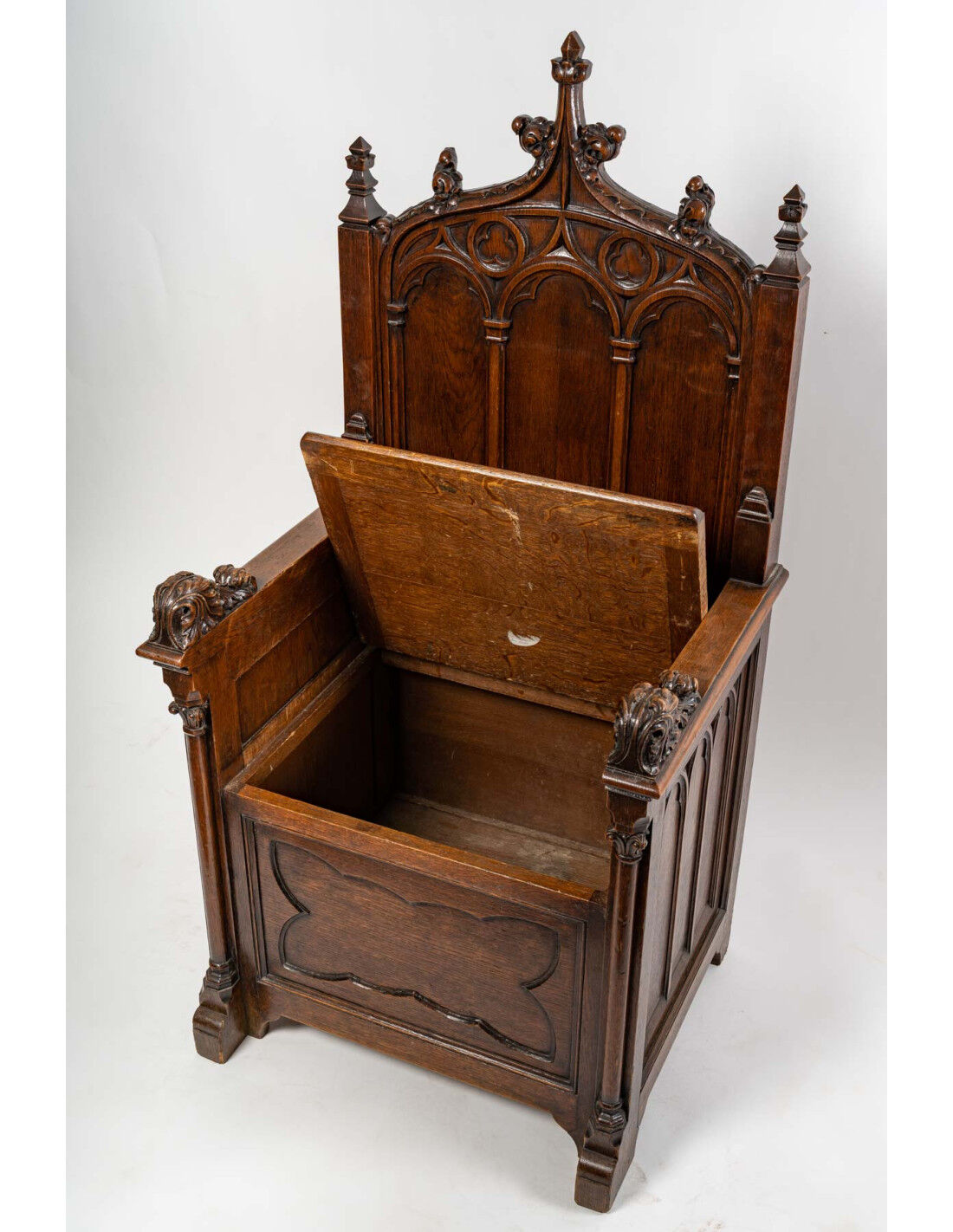 Neo-Gothic armchair in walnut, 19th century