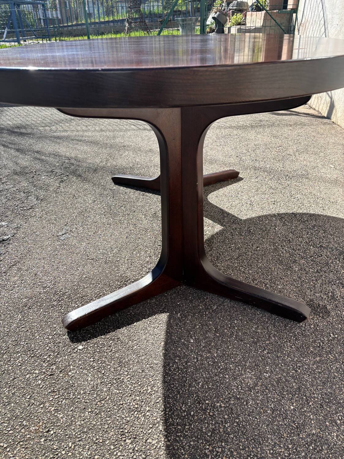 Table and 6 chairs set by Baumann