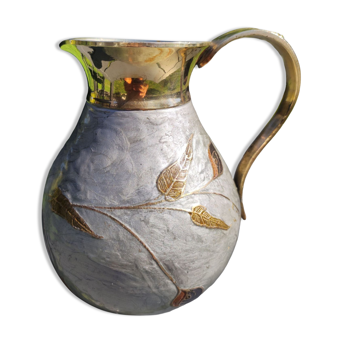 Decorative decanter in solid enamelled brass
