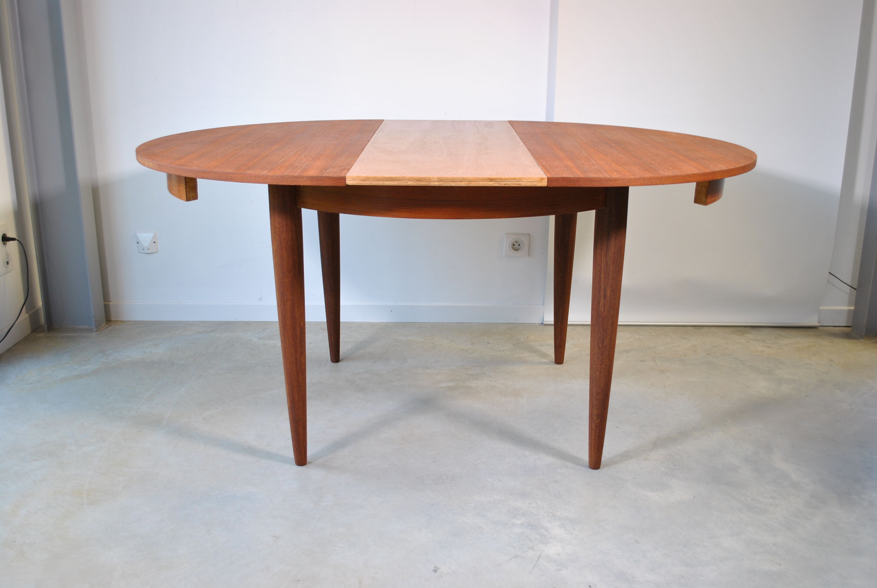 Table repas extensible en teck 1970