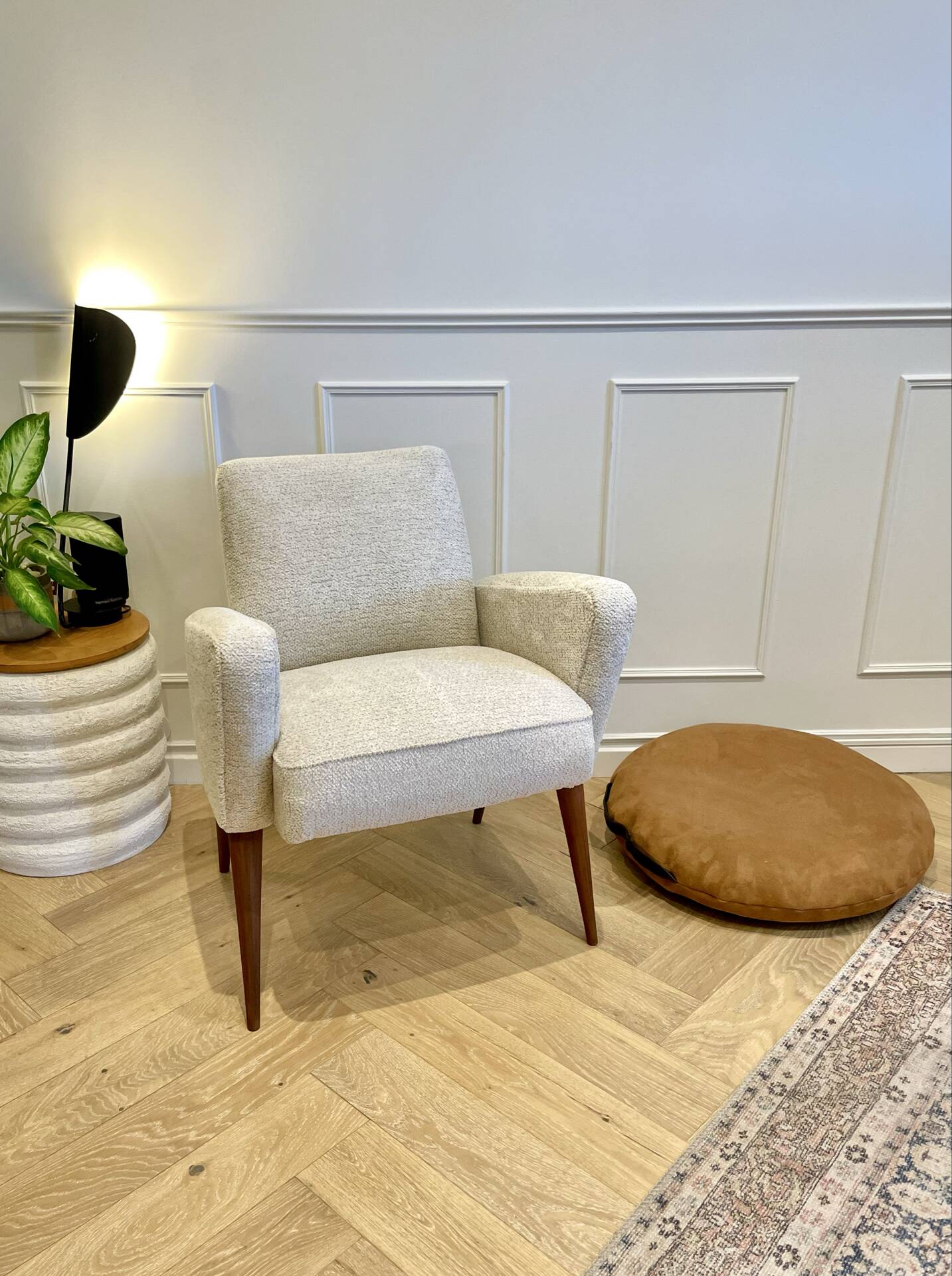 Vintage armchair – Ecru fabric – 1970s