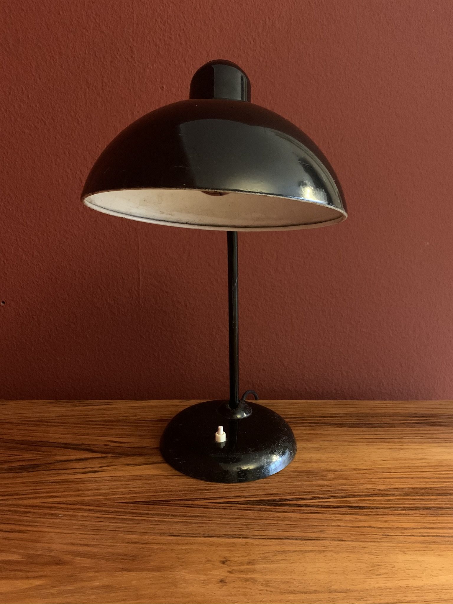 Lampe de bureau noire allemande MidCentury par Kaiser Idell, années 1940