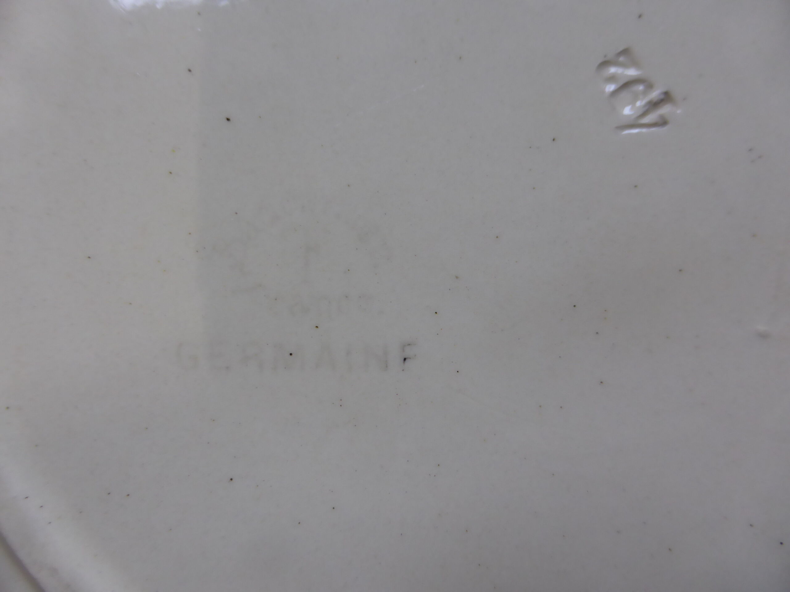 Badonviller model Germaine round serving dish