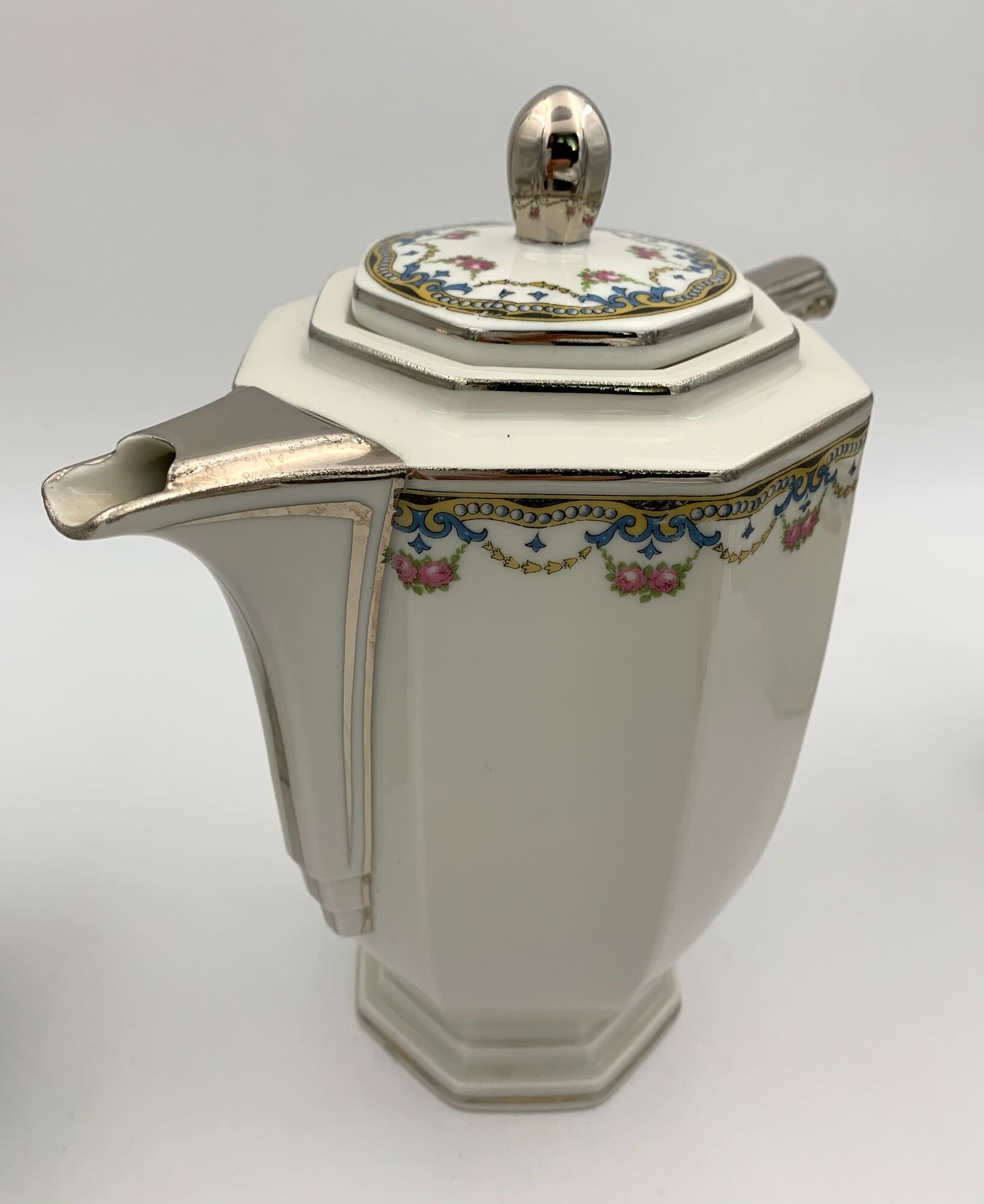 Large porcelain coffee service, 33 pieces, signed RAYNAUD - Cie Limoges - 1940s