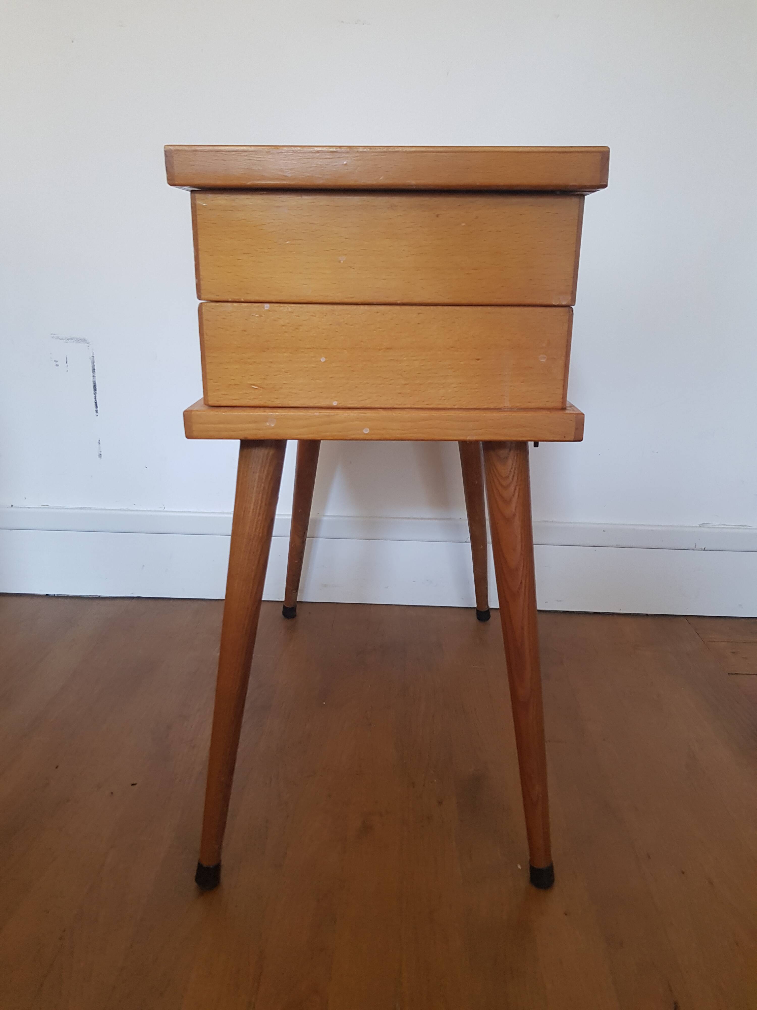 Table de chevet scandinave