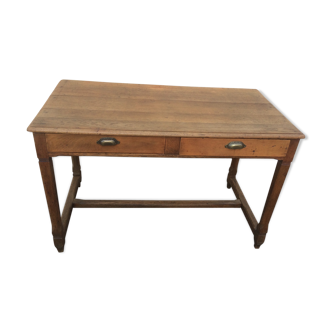 Farm table