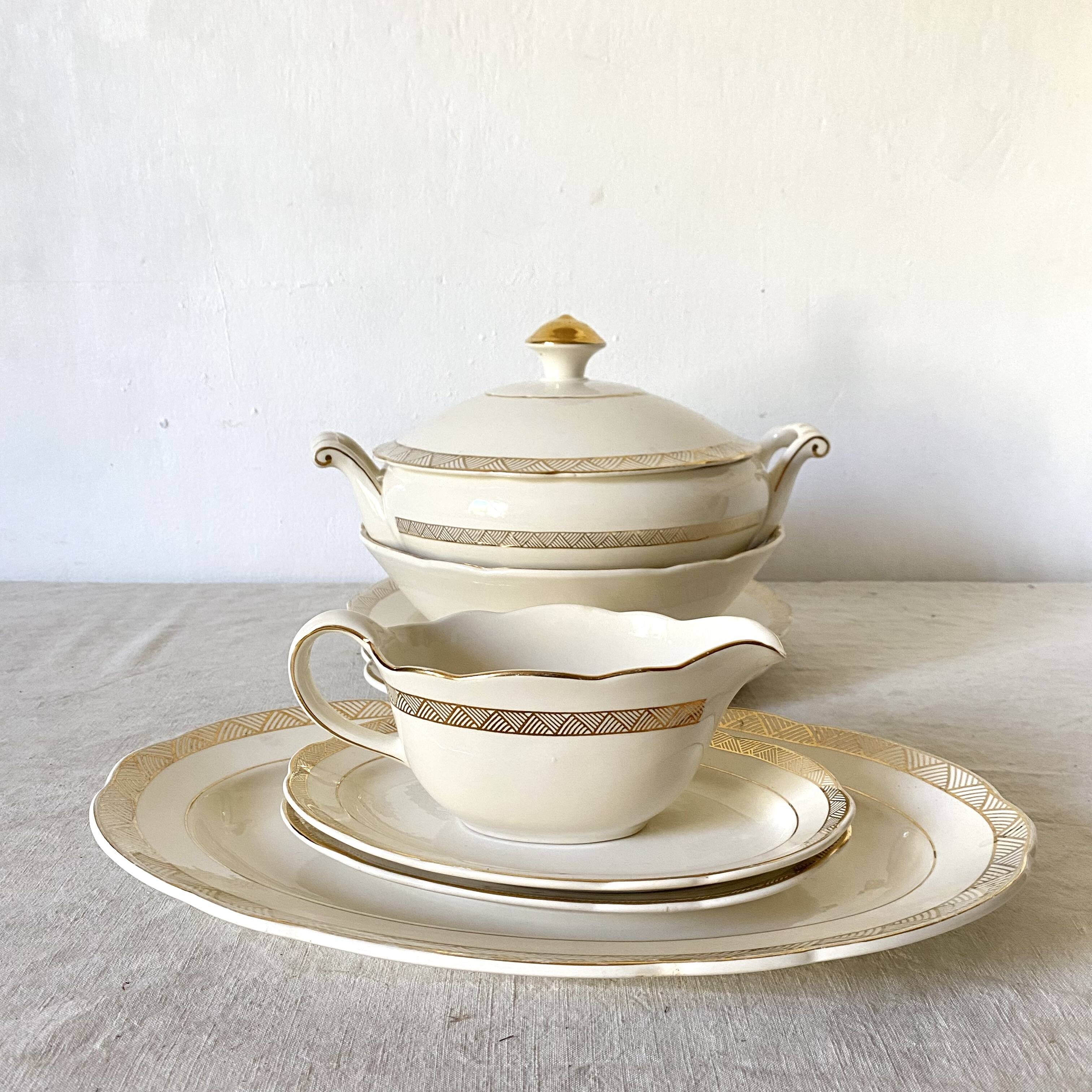 Villeroy and Boch 8-piece serving dish