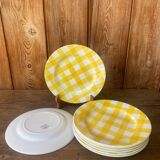 Set of 8 Digoin Sarreguemines flat plates, Scottish pattern, 1960s