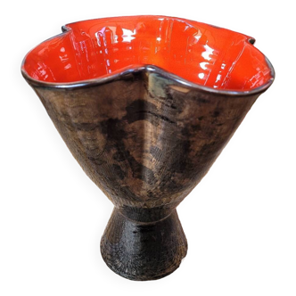 Vintage black and red vase - 4 lobes