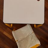 Bureau et chaise tubulaire jaune année 70's