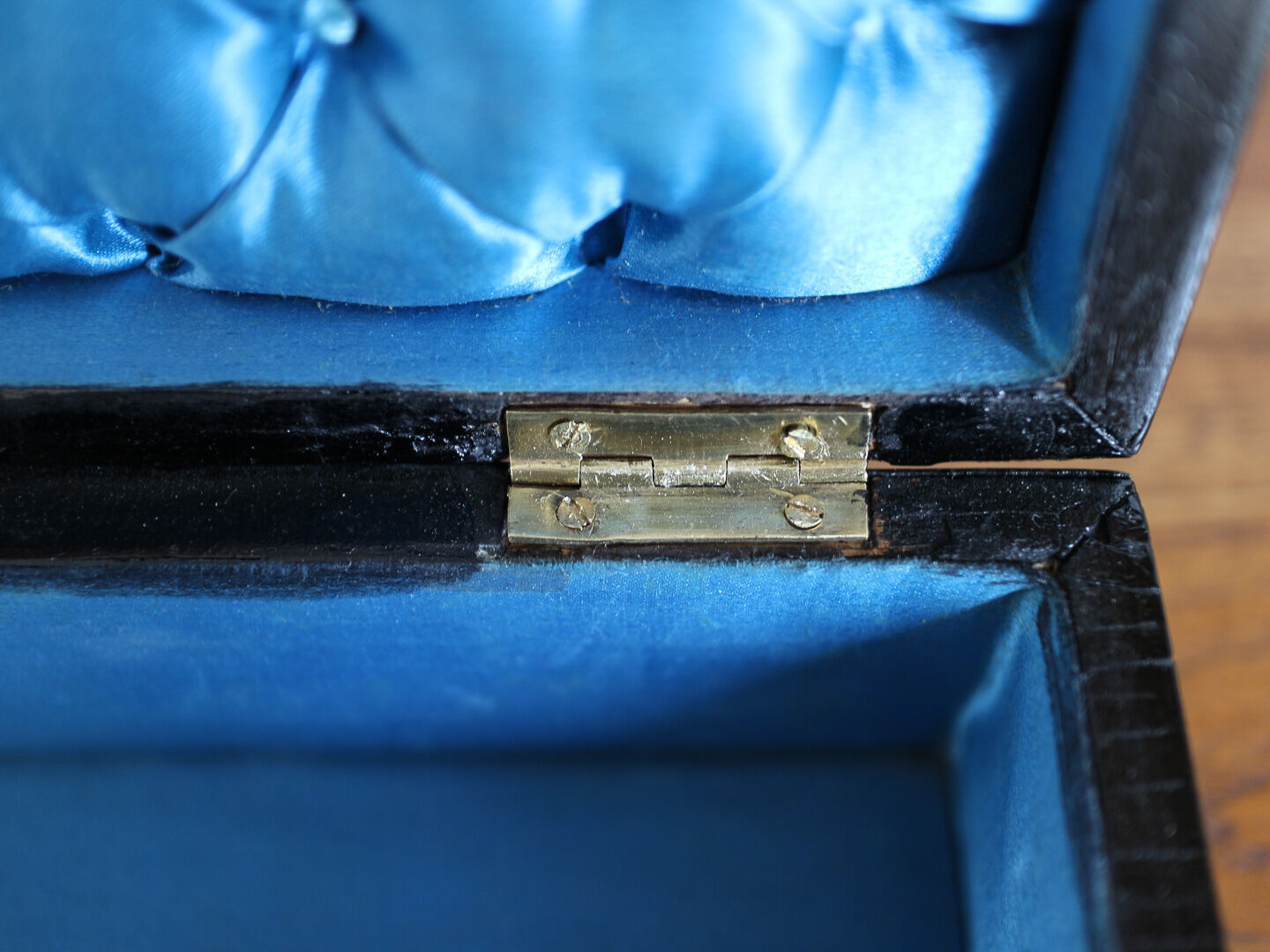 Glove box in ball marquetry