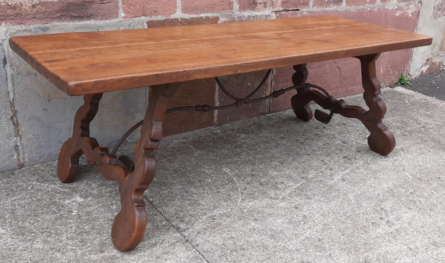 Spanish table with oak lyre legs (19th century)