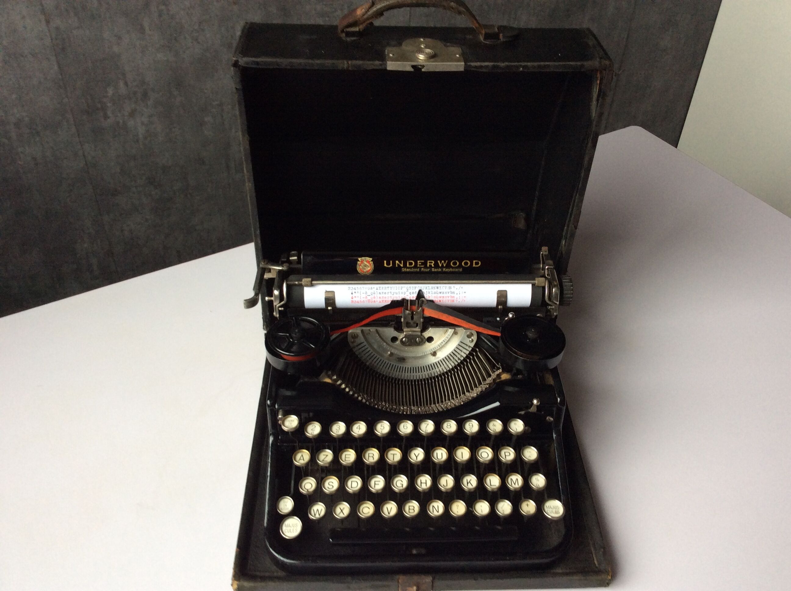 Old-typewriter Underwood portable