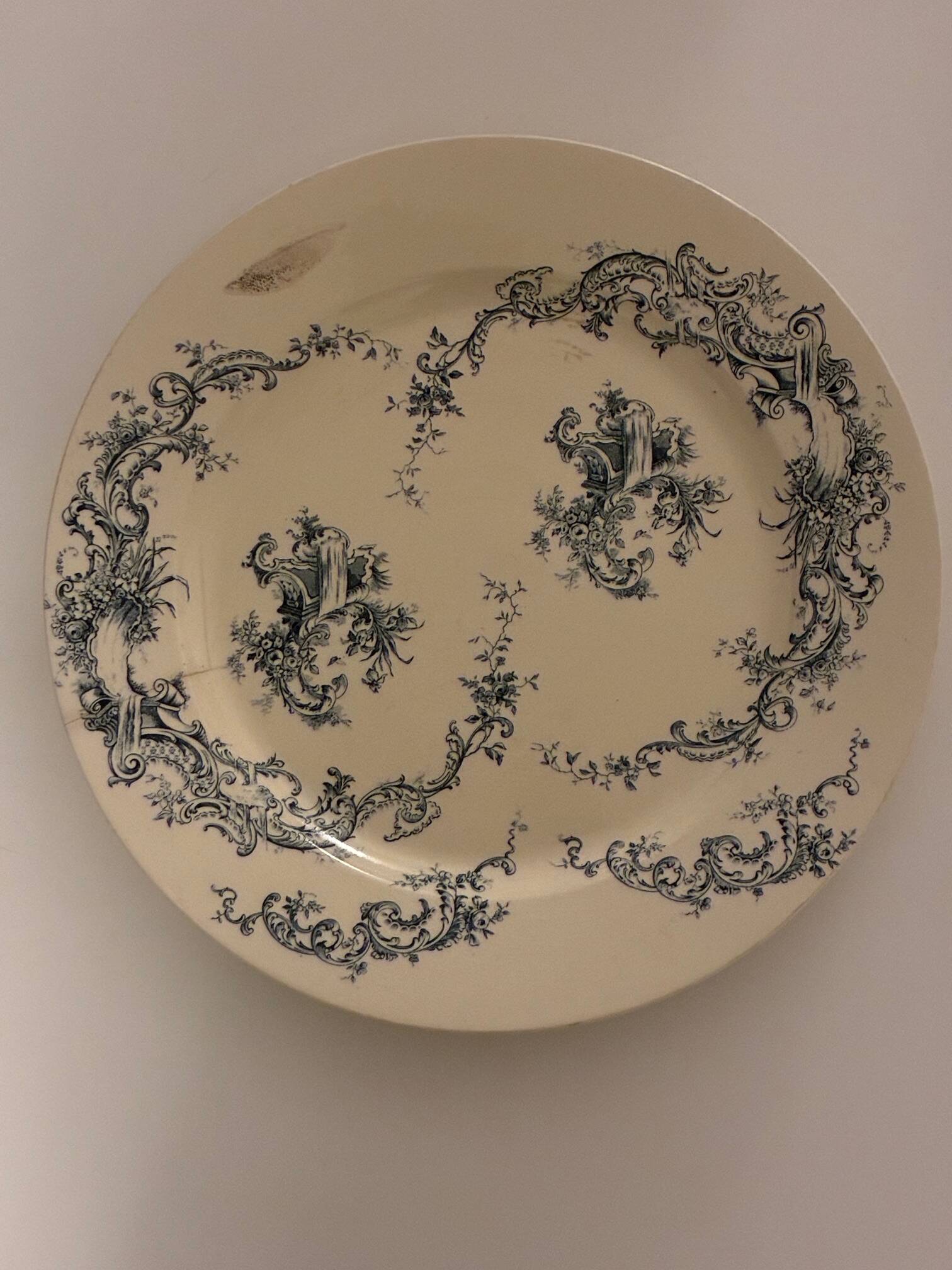 Large iron earth plate in Gien floral pattern
