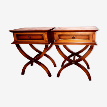 Paire de tables de chevet style empire pieds croisé