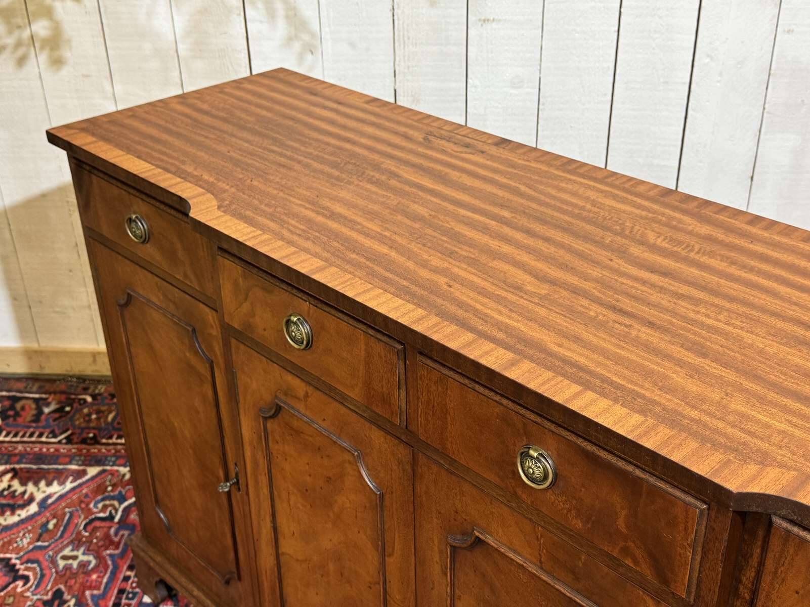 Enfilade with 4 English doors from the 1950s in mahogany.