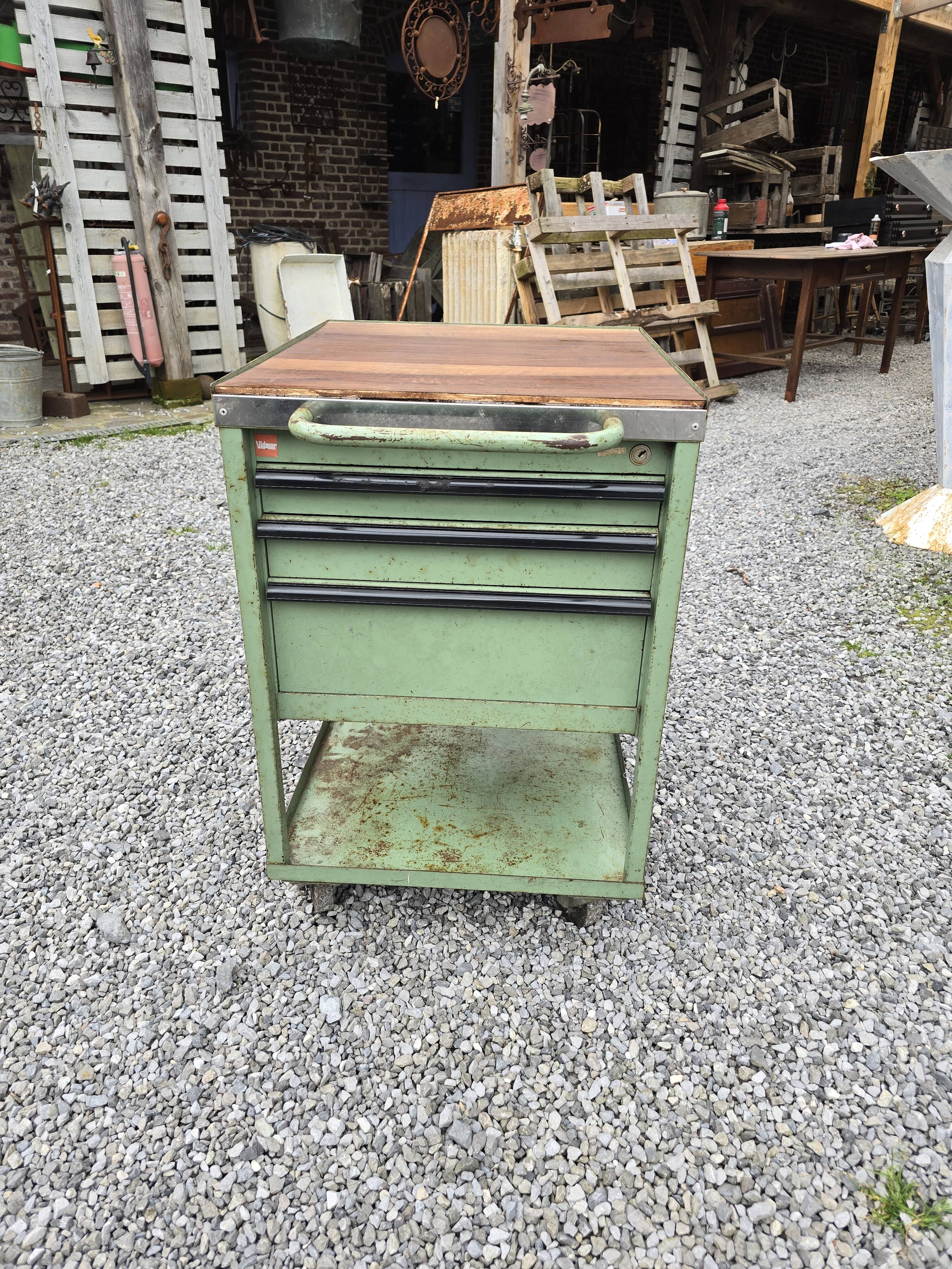 Workshop trolley with one metal drawer